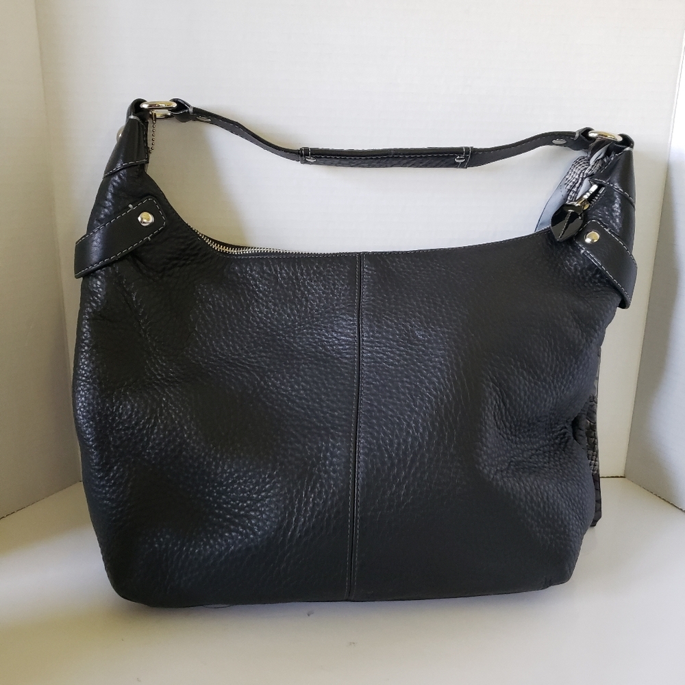 Elegant Black Leather Shoulder Bag